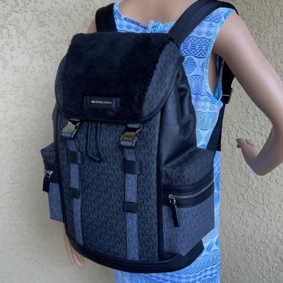 Michael Kors Cooper Signature Large Pocket Backpack Fur Trim - Picture 2 of 16